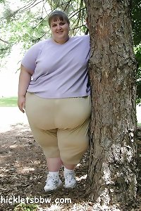 SSBBW clad & public 3